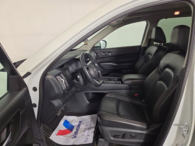 Used 2024 Nissan Pathfinder SL w/ SL Premium Package image 13