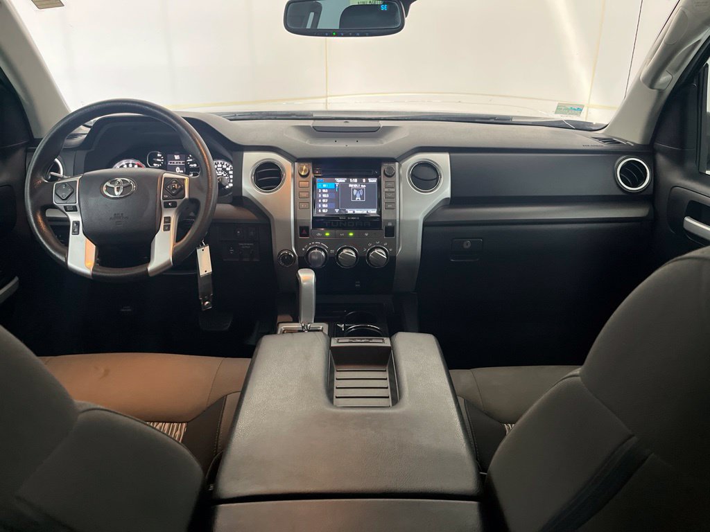 Used 2018 Toyota Tundra SR5 w/ SR5 Upgrade Package AWD/4WD image 31