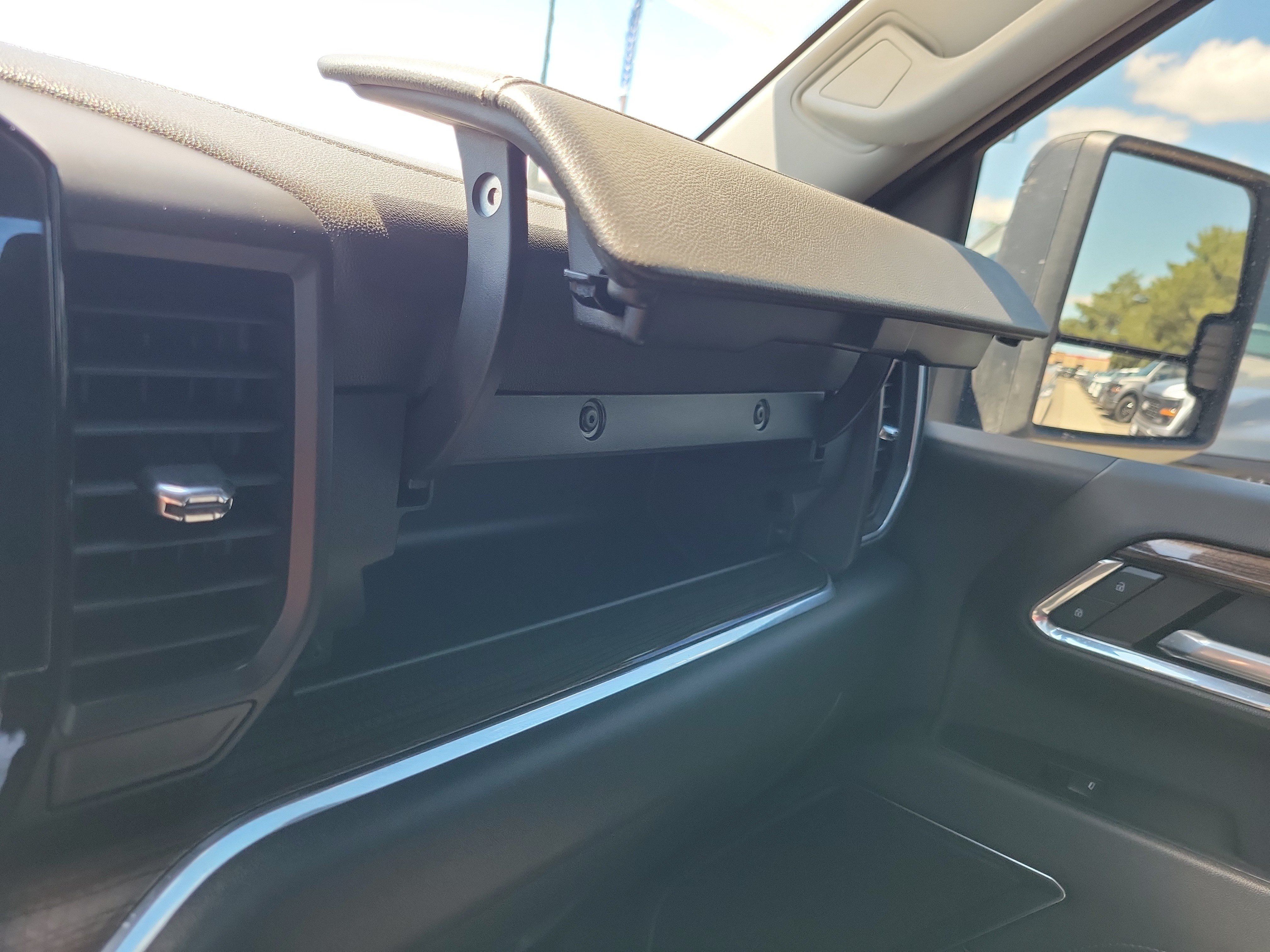 Used 2024 Chevrolet Silverado 2500 LT AWD/4WD image 23