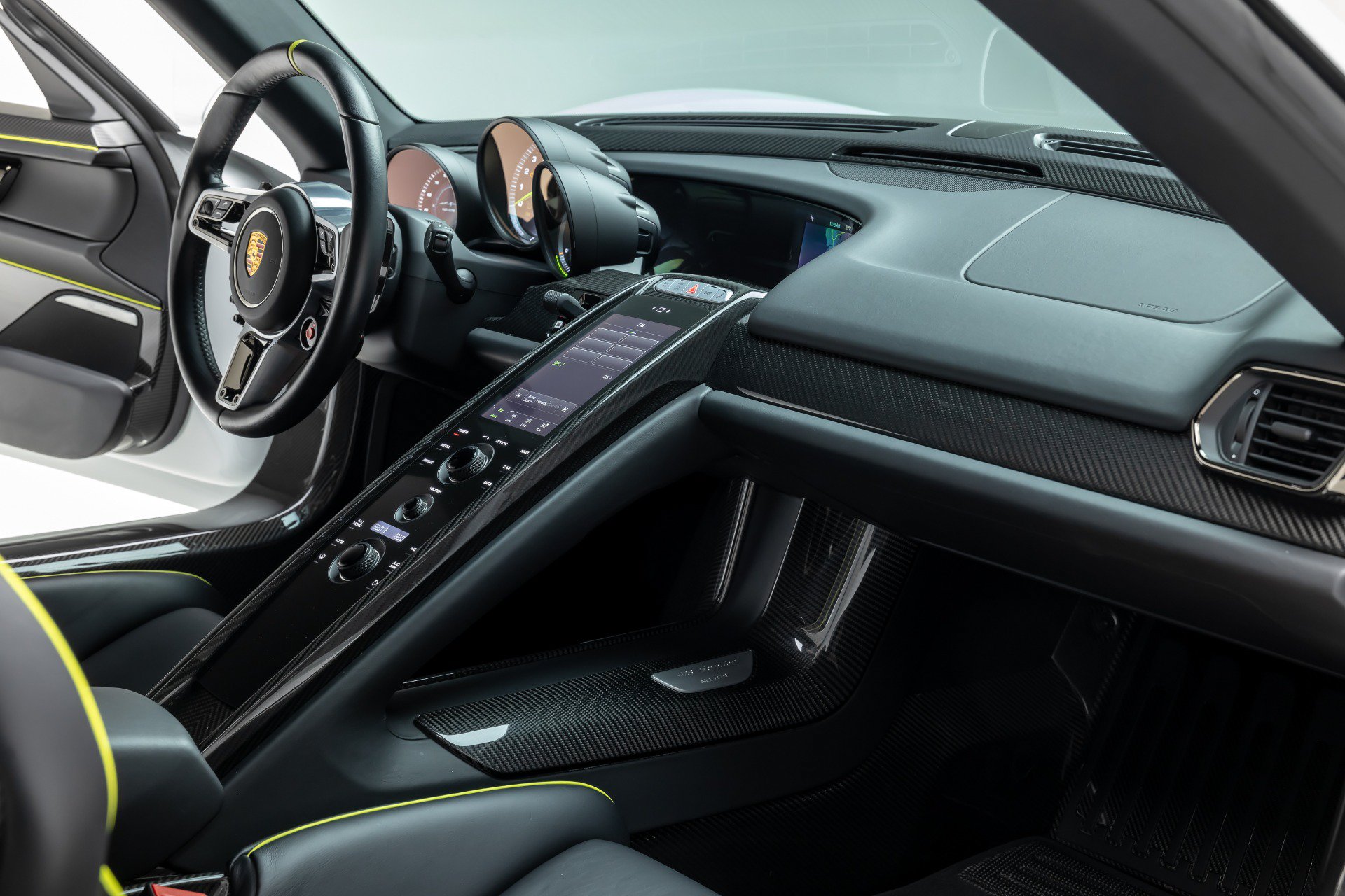 Used 2015 Porsche 918 Spyder AWD/4WD image 45