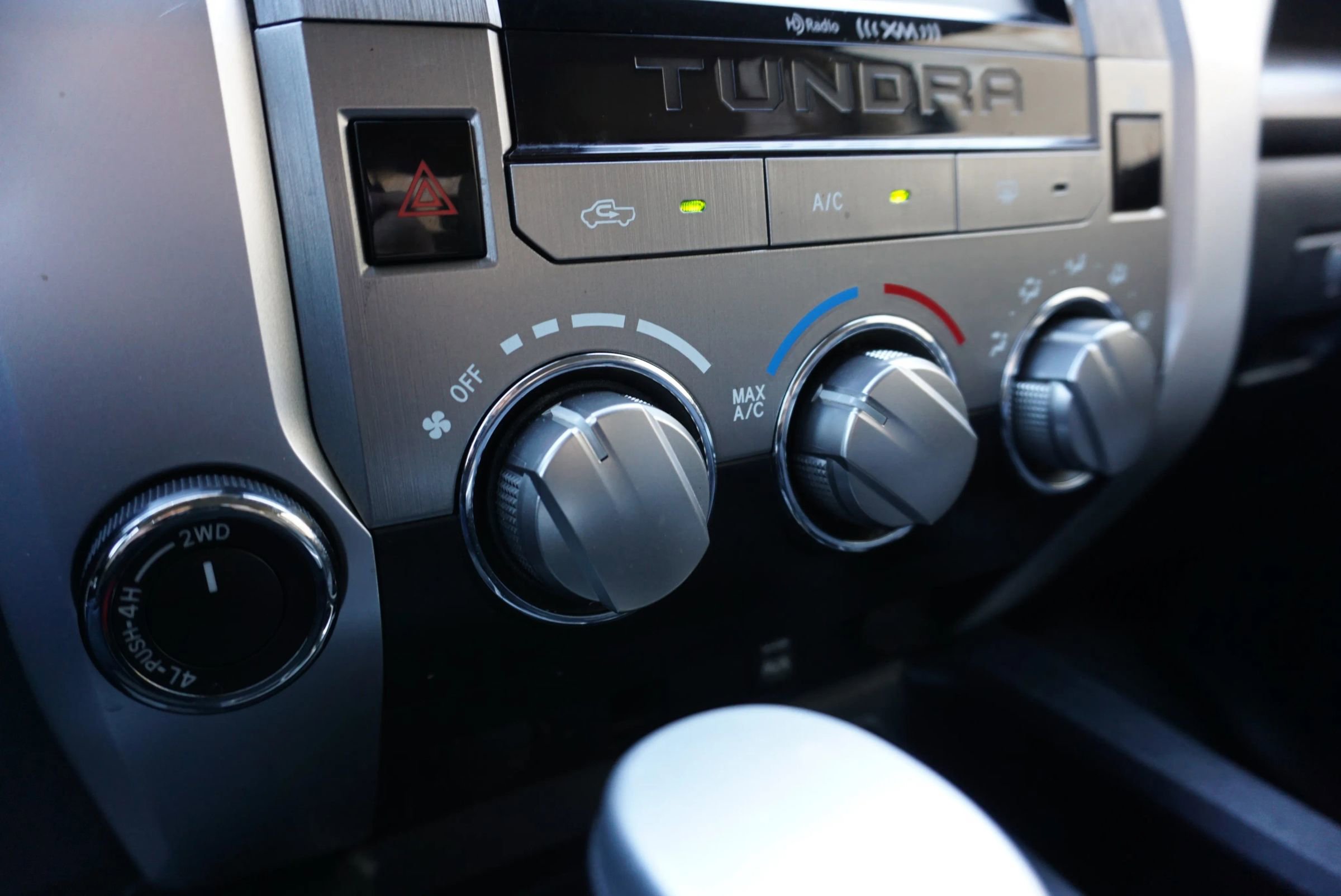 Used 2019 Toyota Tundra SR5 w/ SR5 Upgrade Package AWD/4WD image 38