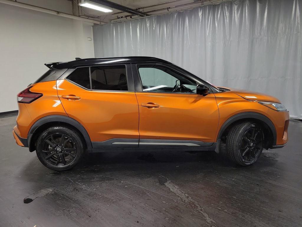 Used 2022 Nissan Kicks SR w/ Premium Package image 9
