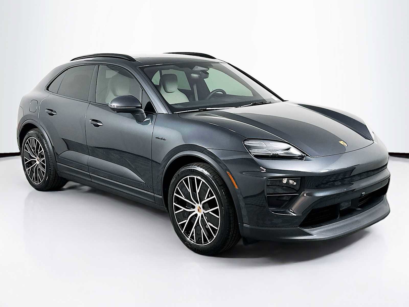 New 2026 Porsche Macan Electric image 7