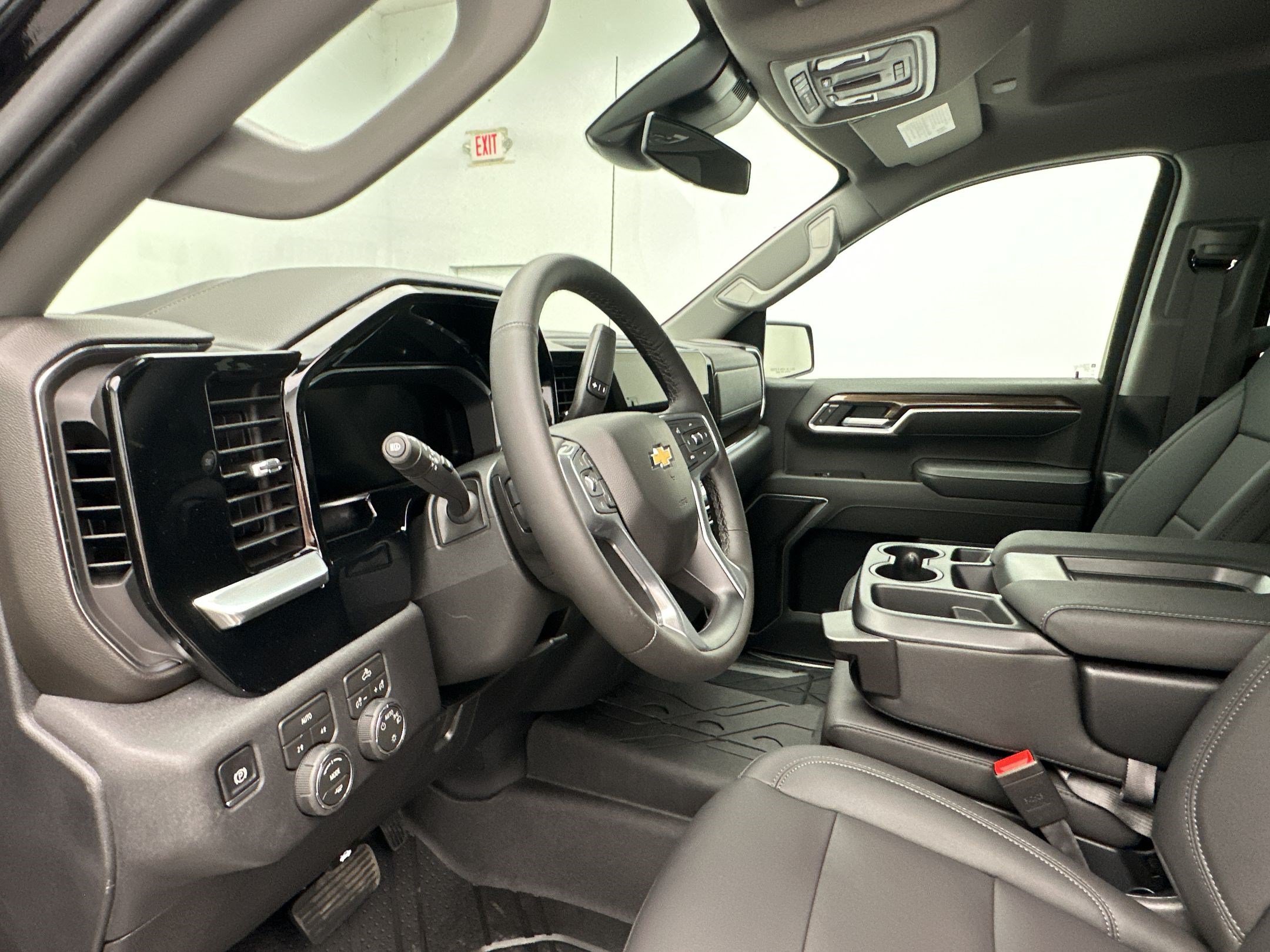 New 2026 Chevrolet Silverado 1500 LT w/ Leather Package AWD/4WD image 4
