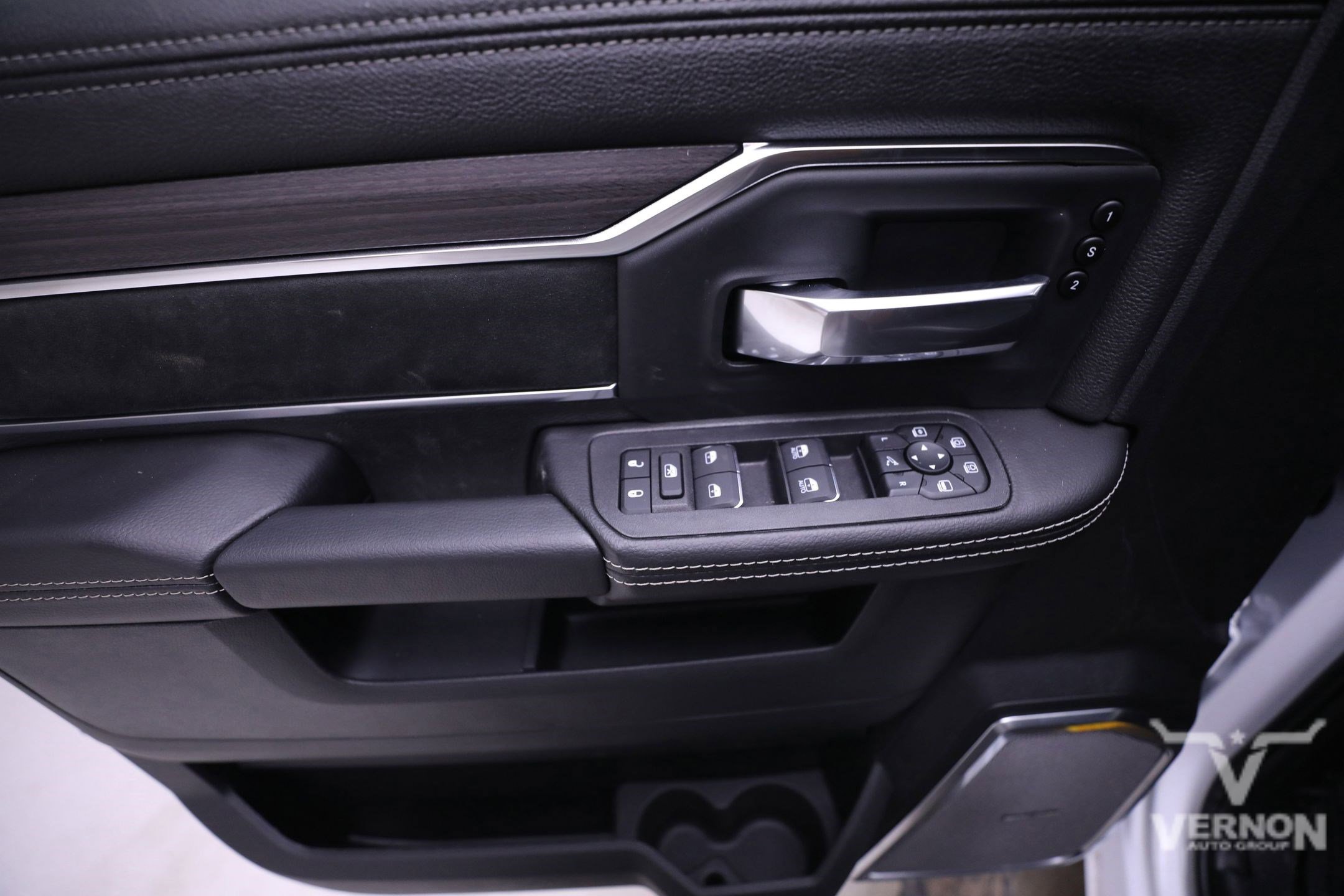 New 2025 RAM 3500 Laramie image 26