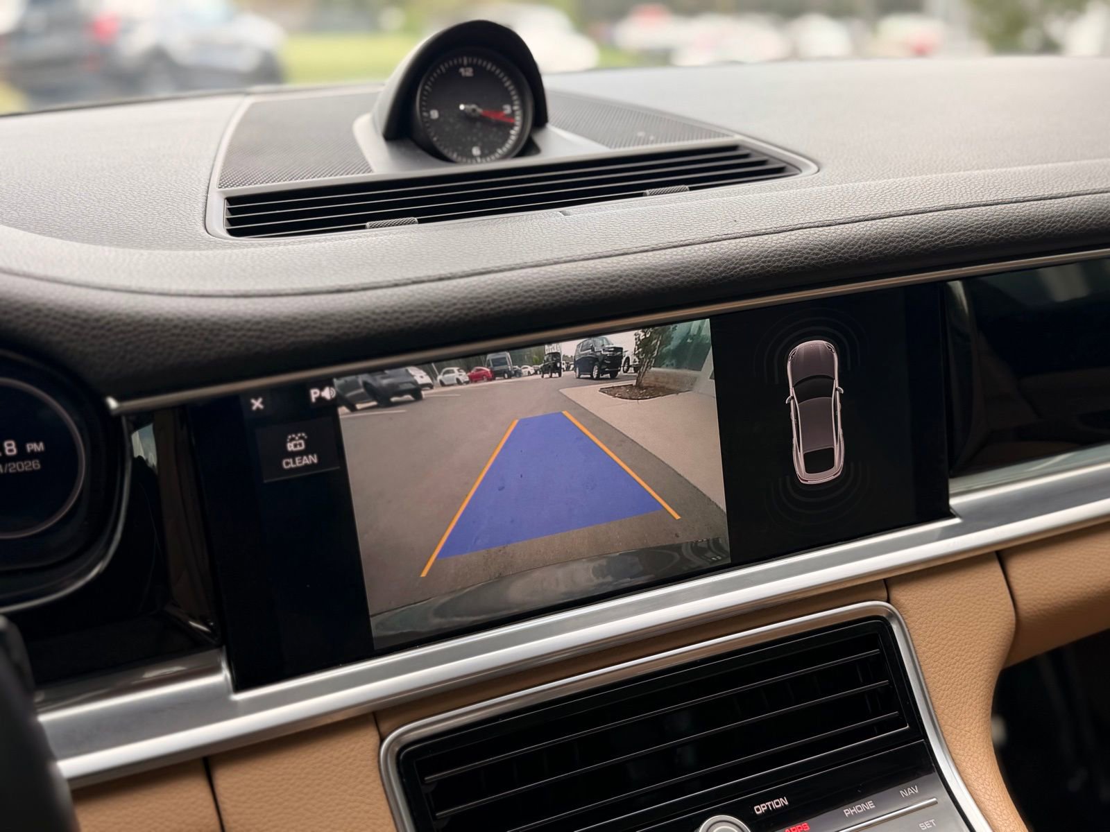 Used 2018 Porsche Panamera 4 image 46