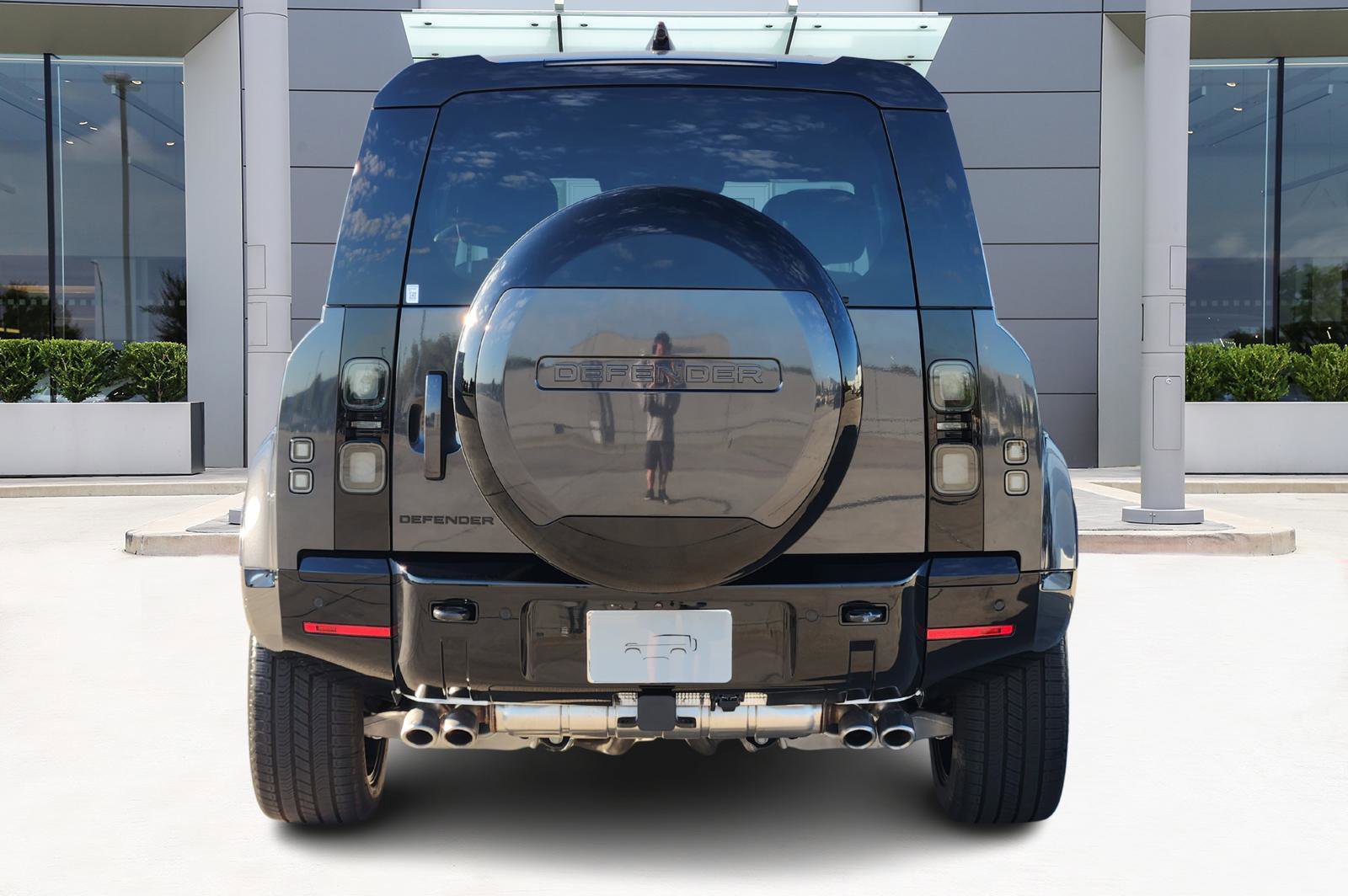 New 2026 Land Rover Defender 110 V8 image 6
