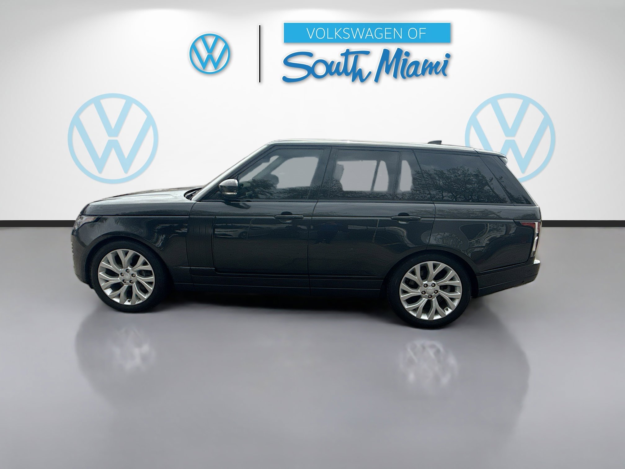 Used 2019 Land Rover Range Rover Supercharged AWD/4WD image 4