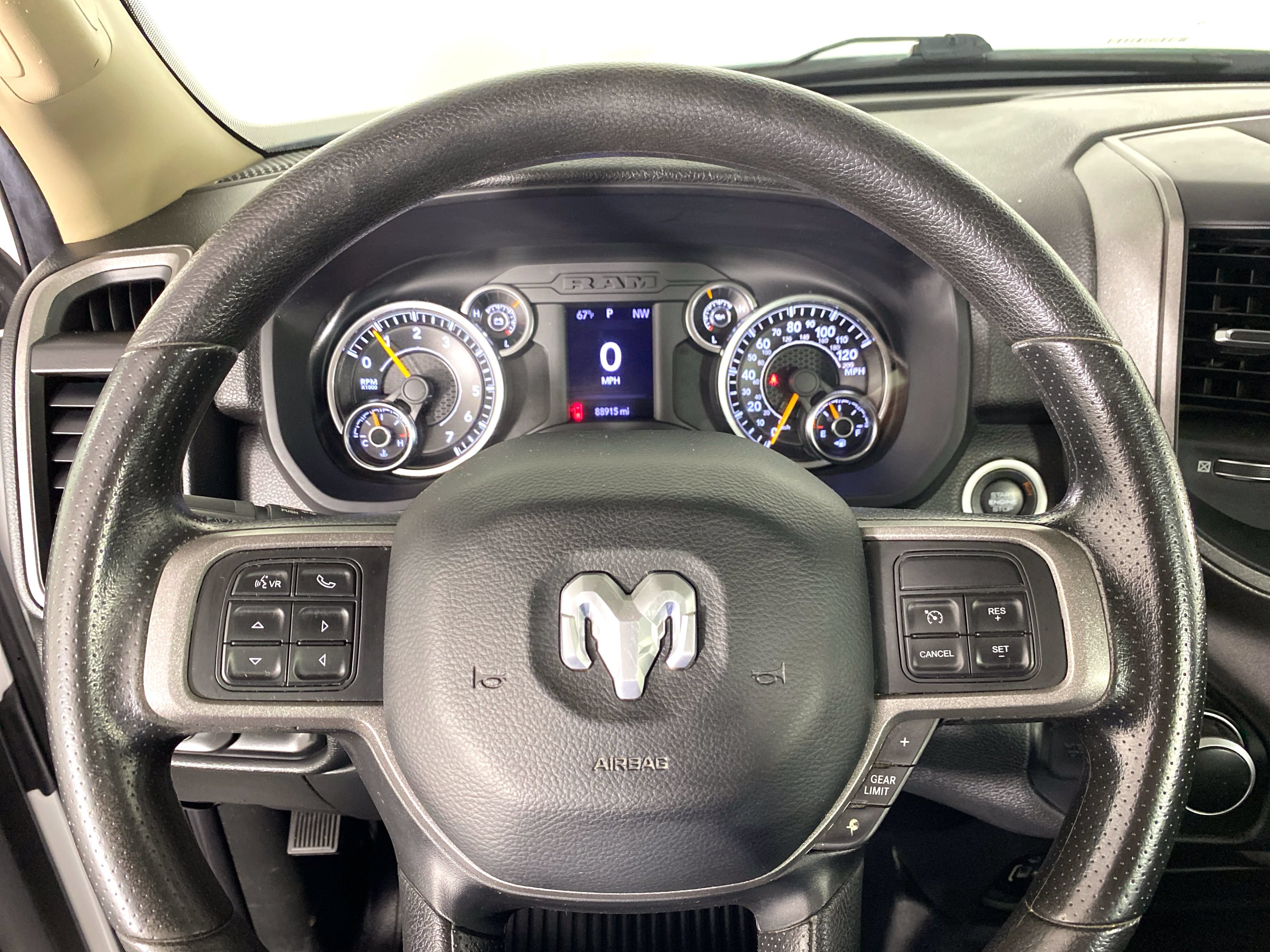 Used 2020 RAM 2500 Tradesman w/ Chrome Appearance Group AWD/4WD image 17