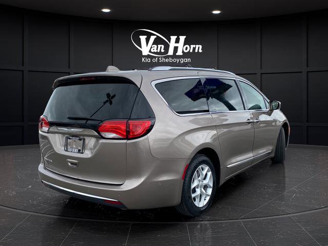 Used 2017 Chrysler Pacifica Touring-L Plus w/ Advanced Safetytec Group FWD image 7