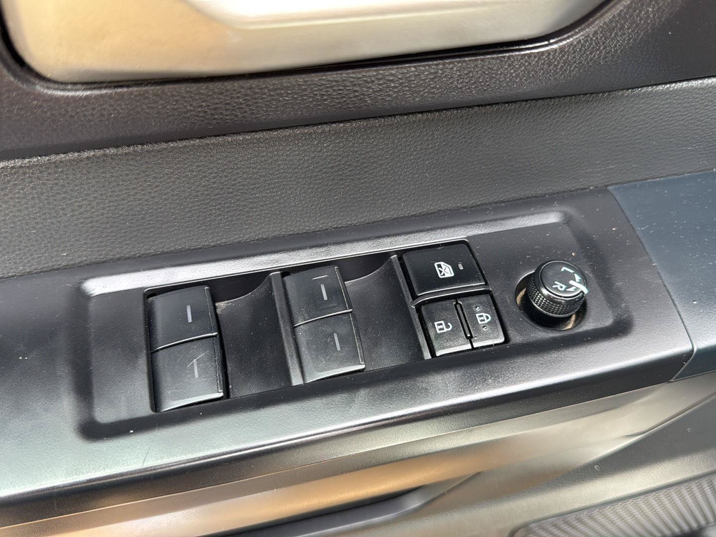 Used 2024 Toyota Tundra SR5 w/ SR5 Convenience Package AWD/4WD image 13