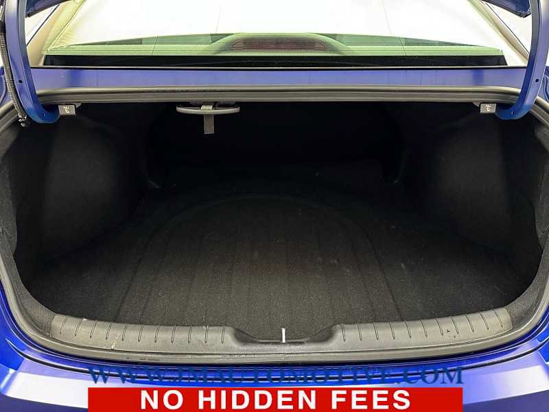 Used 2024 Hyundai Elantra SE FWD image 16