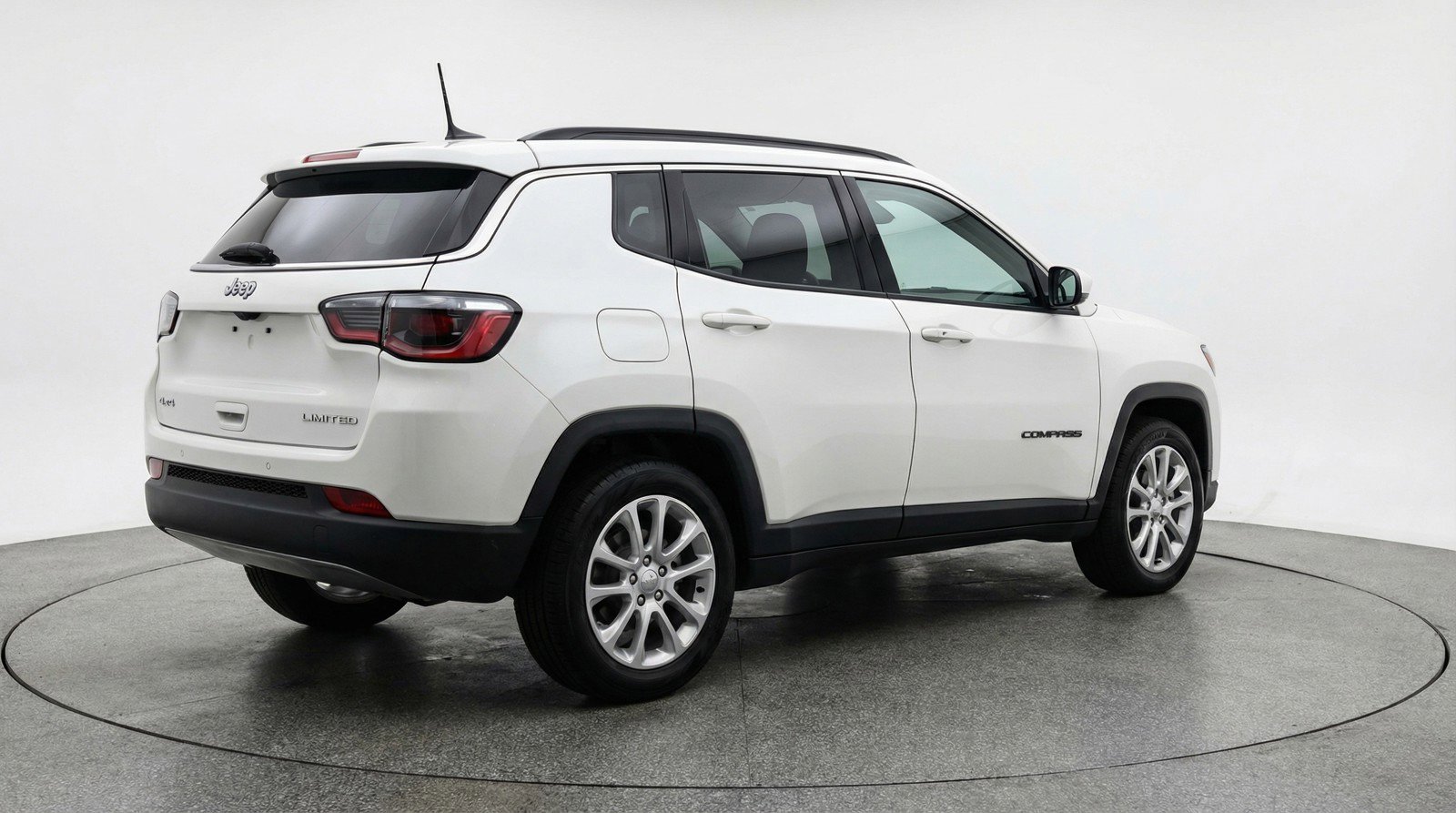 Used 2025 Jeep Compass Limited image 9
