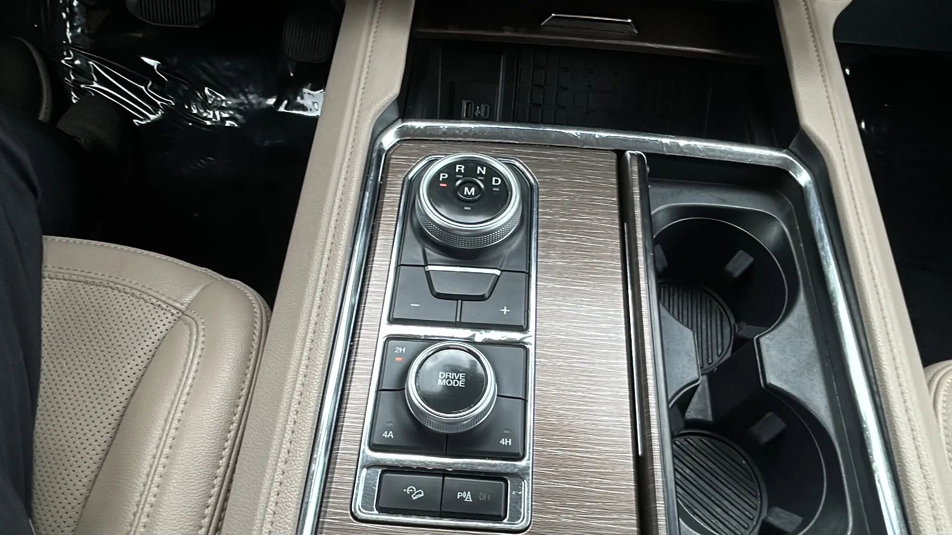 Used 2023 Ford Expedition Limited image 29