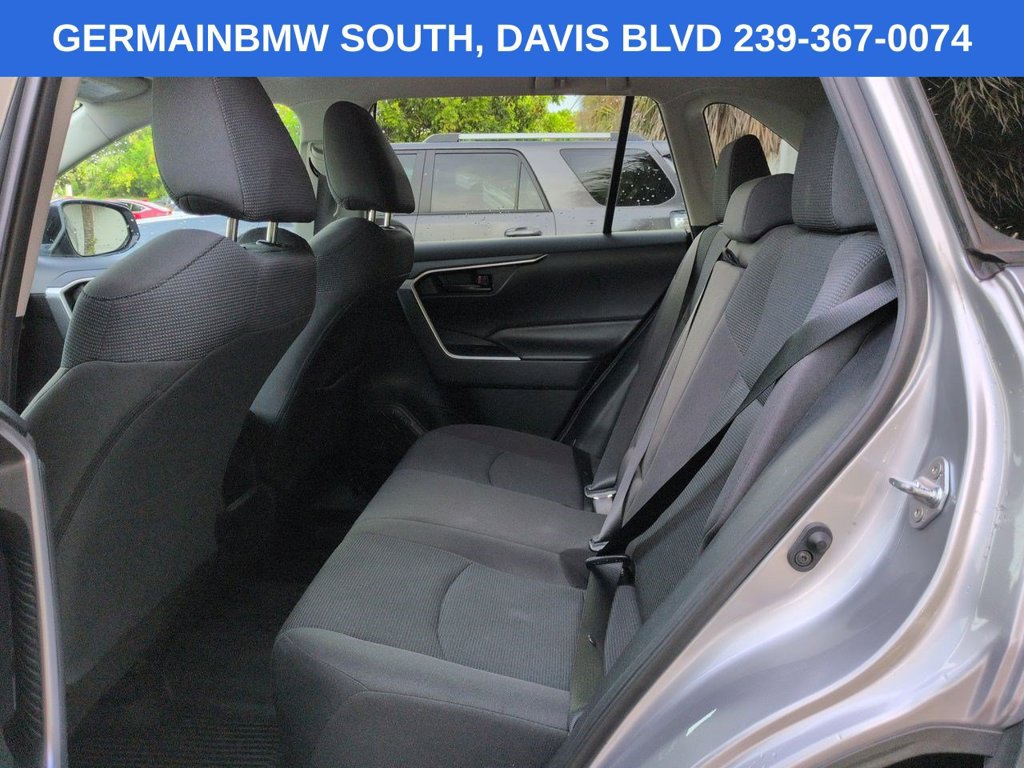 Used 2019 Toyota RAV4 LE AWD/4WD image 15