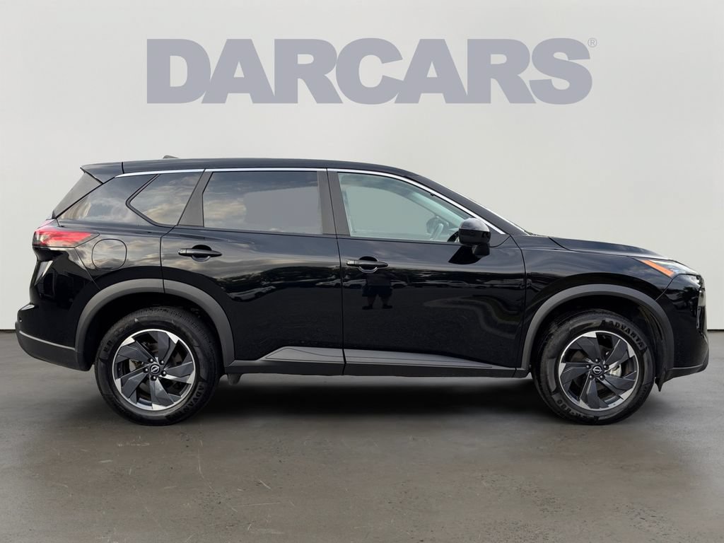 Used 2024 Nissan Rogue SV FWD image 8