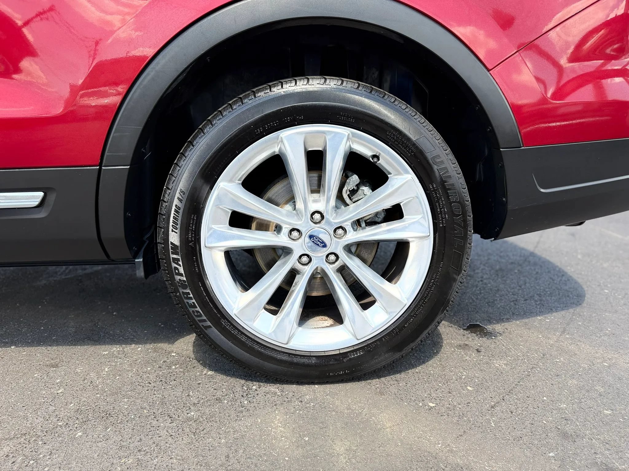 Used 2018 Ford Explorer XLT w/ Equipment Group 202A FWD image 37
