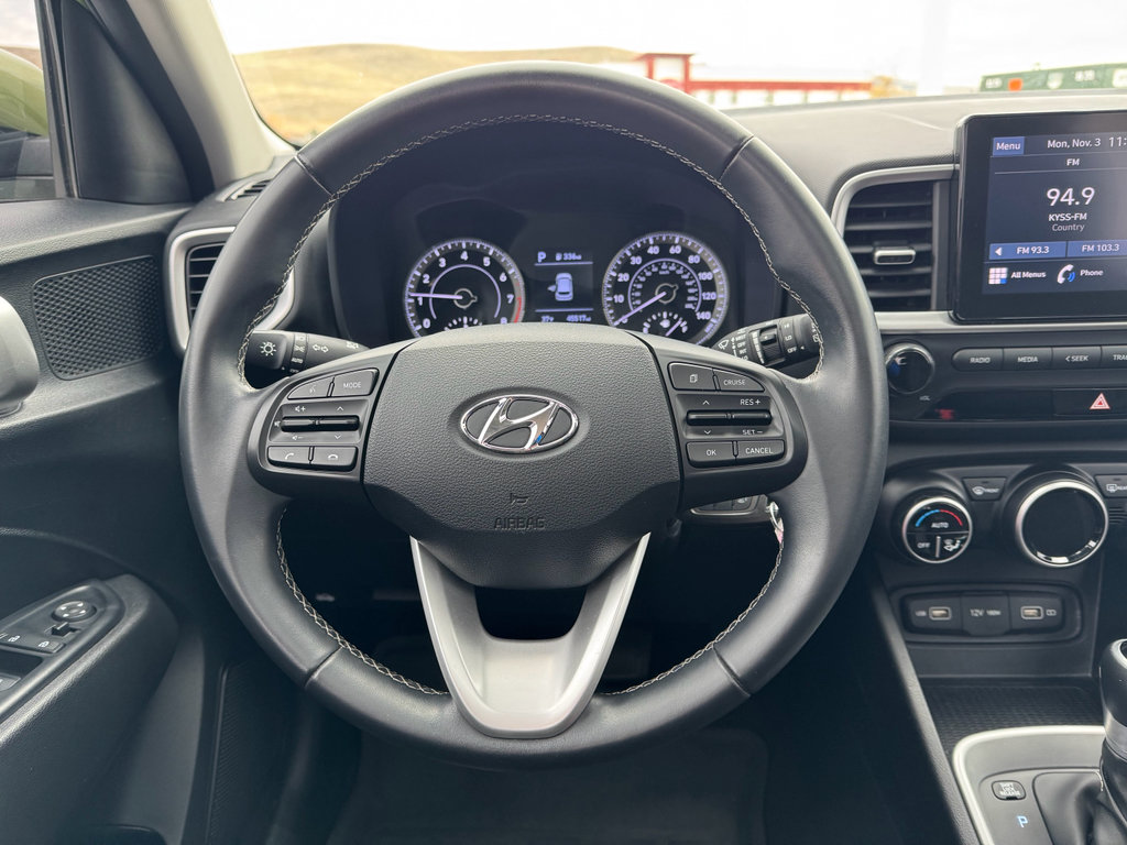 Used 2022 Hyundai Venue SEL w/ Cargo Package image 24