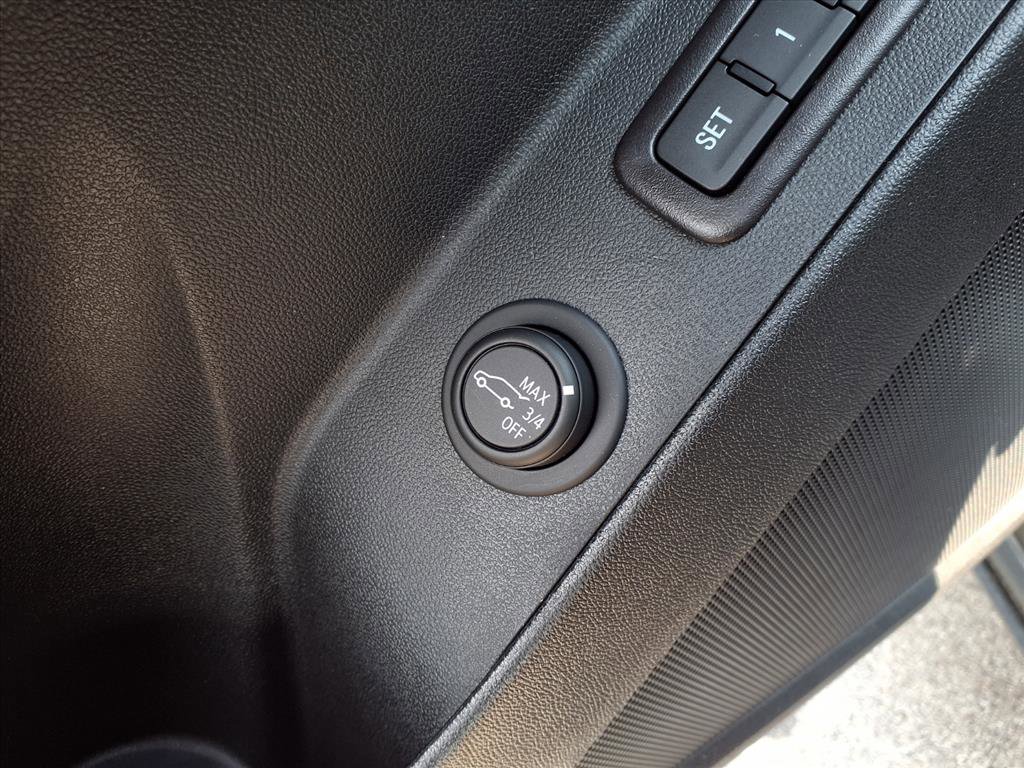 Used 2022 Chevrolet Equinox Premier w/ Redline Edition image 30