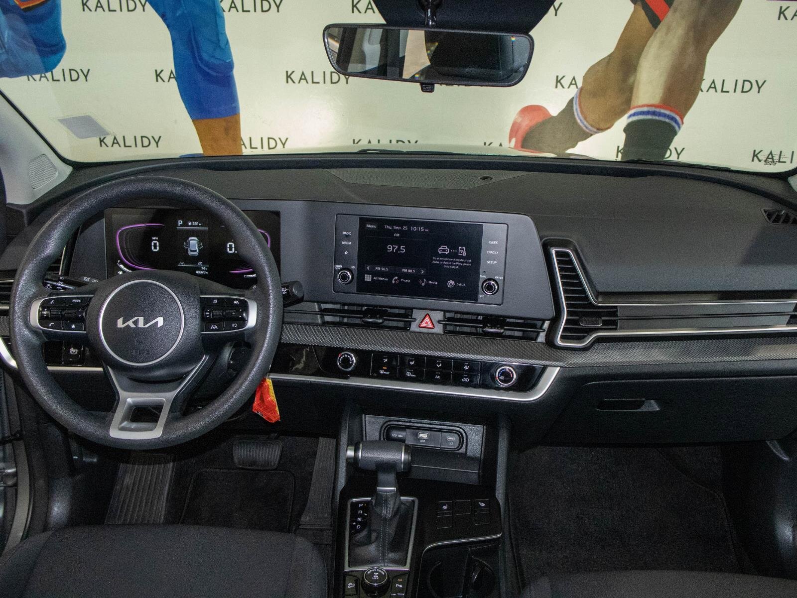 Used 2024 Kia Sportage LX image 3