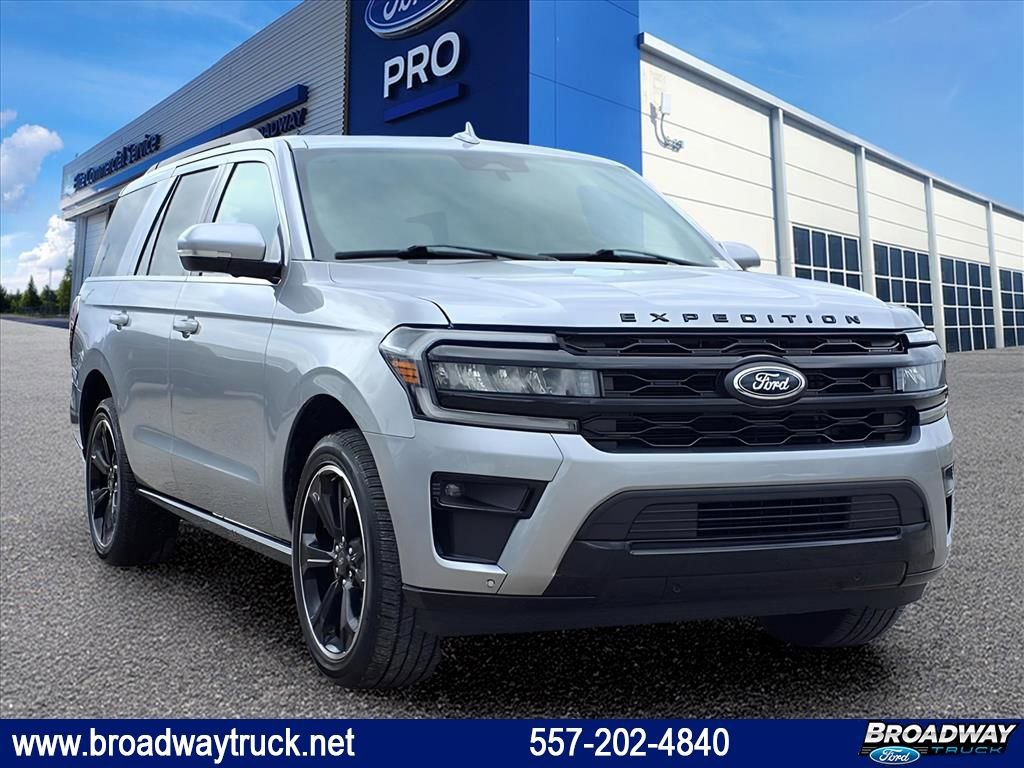 Used 2024 Ford Expedition Limited image 1