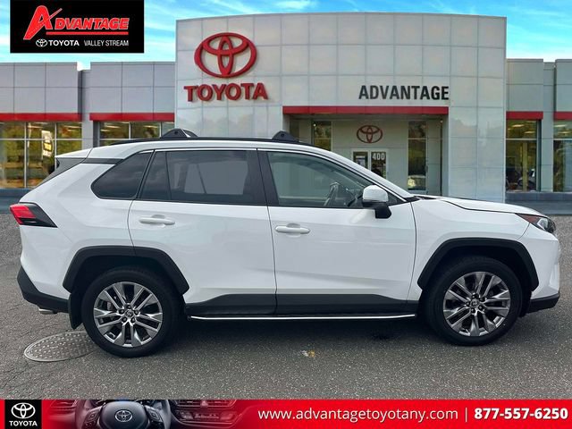 Certified 2020 Toyota RAV4 XLE Premium AWD/4WD image 5