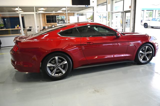 Used 2015 Ford Mustang GT RWD image 5