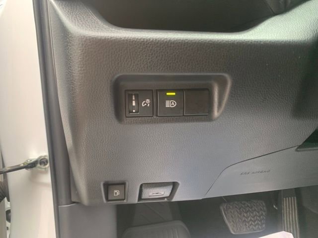 Used 2025 Toyota RAV4 XLE image 15