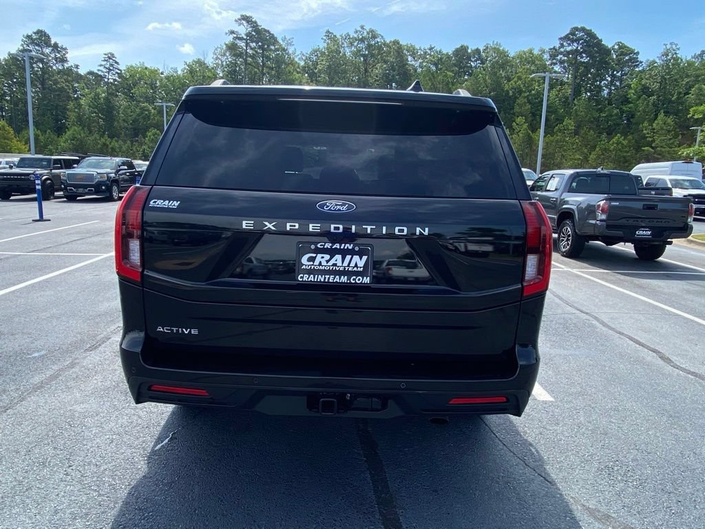 Used 2025 Ford Expedition Active AWD/4WD image 6
