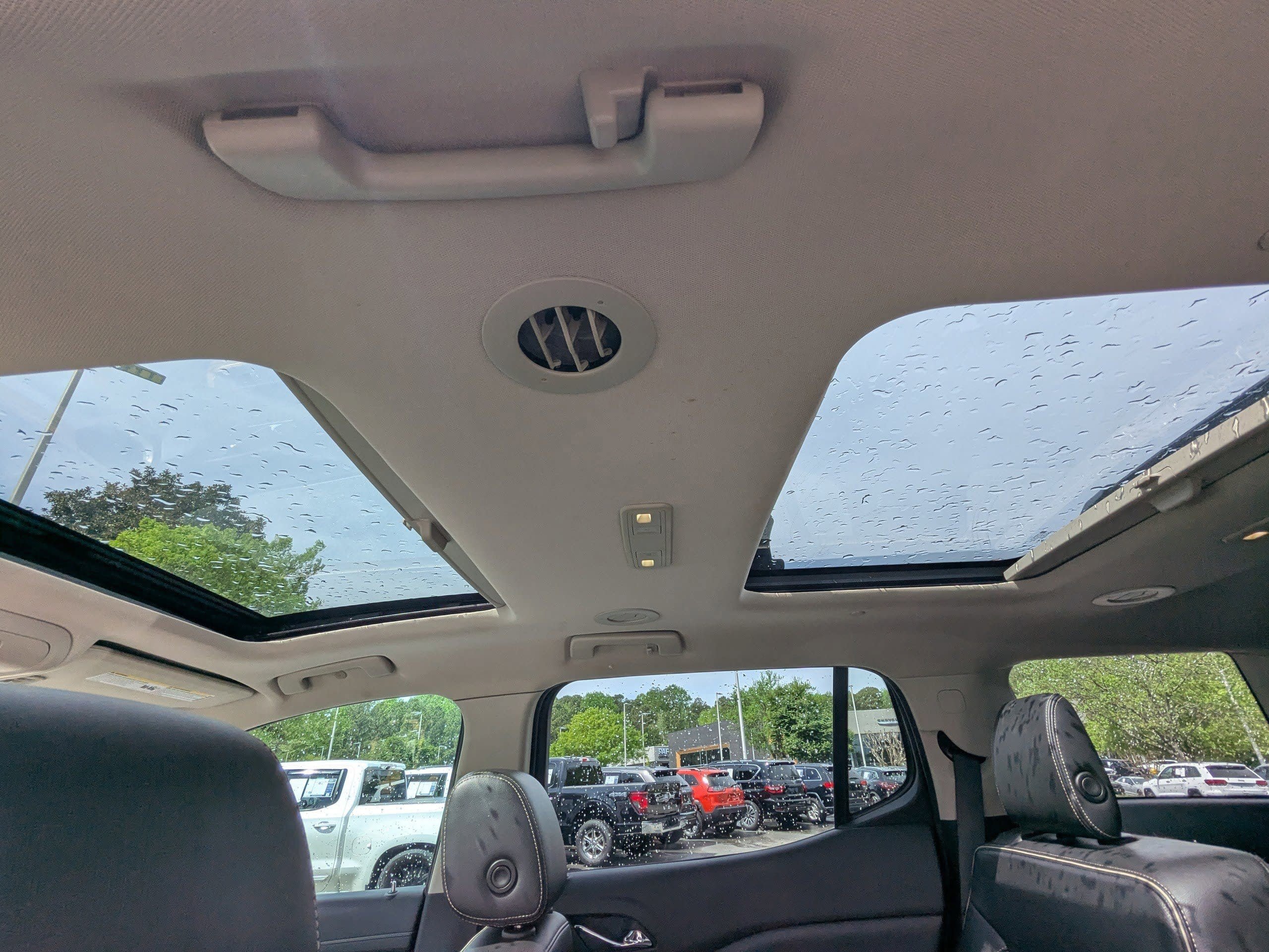 Used 2019 GMC Acadia Denali w/ Technology Package FWD image 16