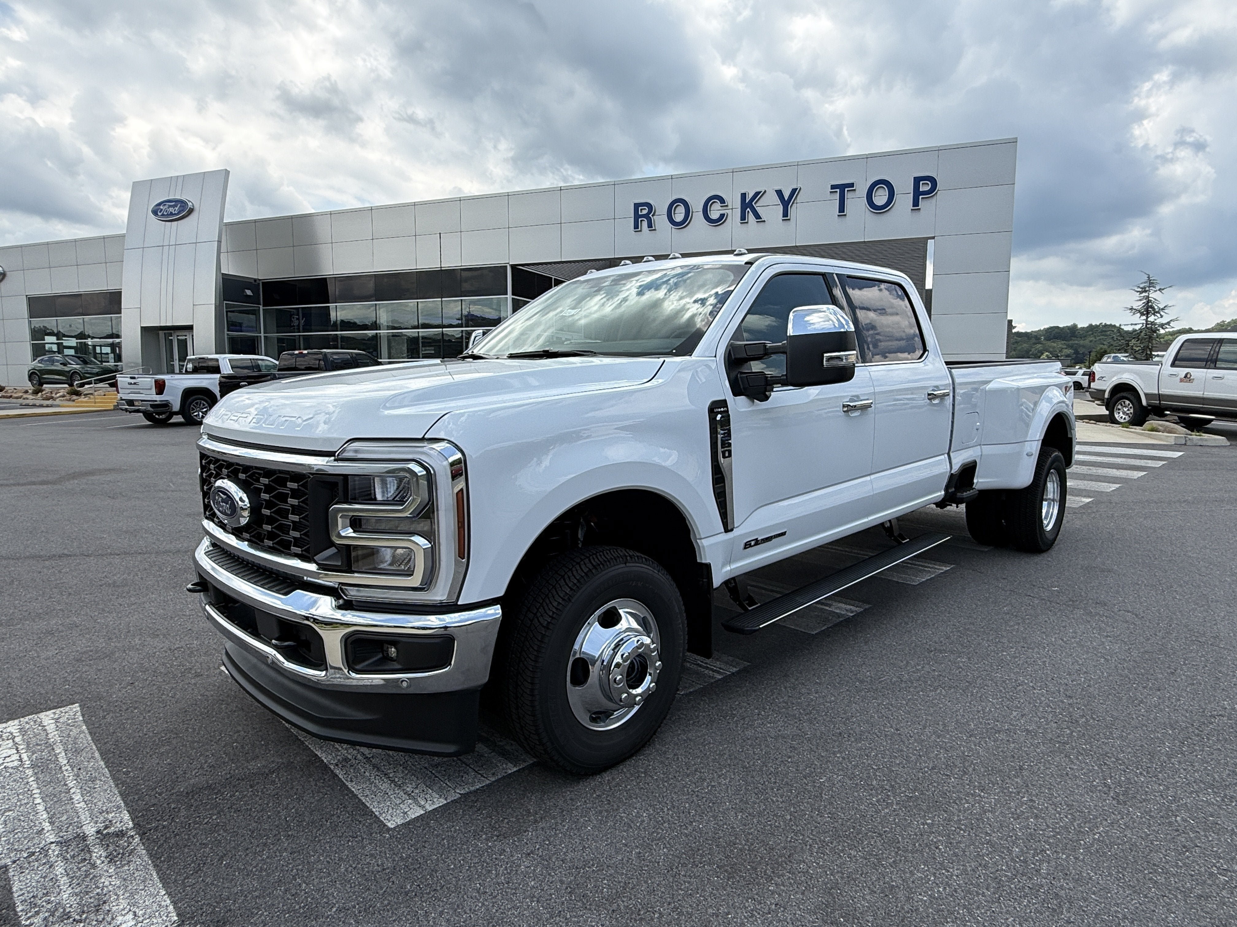 New 2026 Ford F350 Lariat w/ Lariat Ultimate Package AWD/4WD image 3