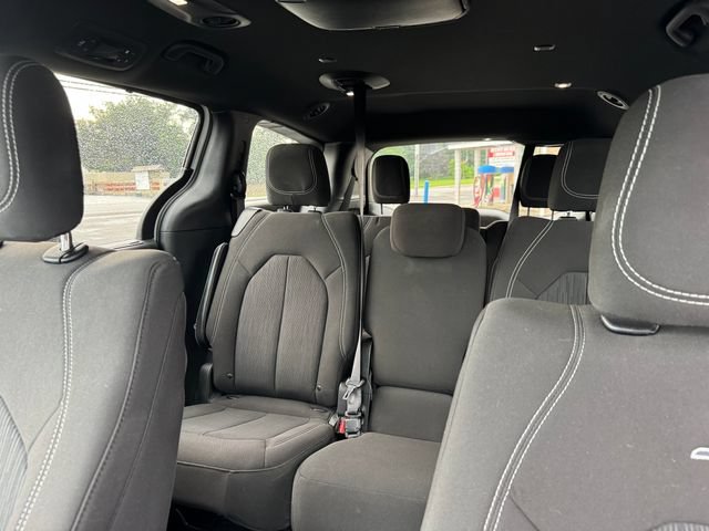Used 2021 Chrysler Pacifica Touring w/ S Appearance Package FWD image 28