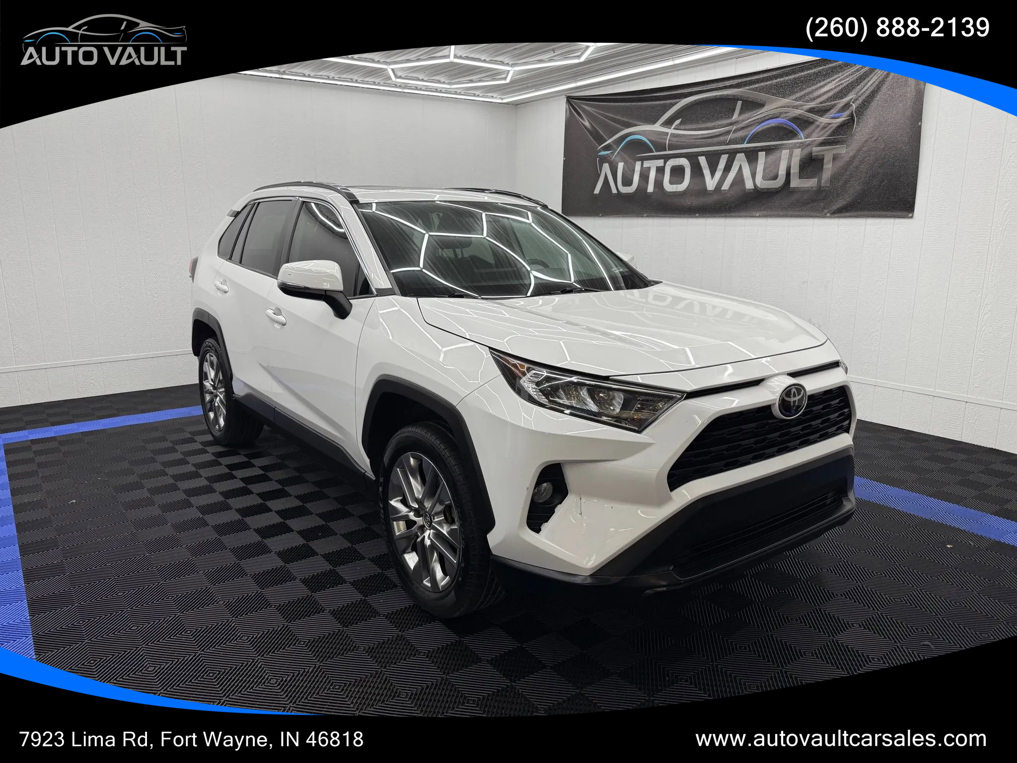 Used 2020 Toyota RAV4 XLE Premium image 1