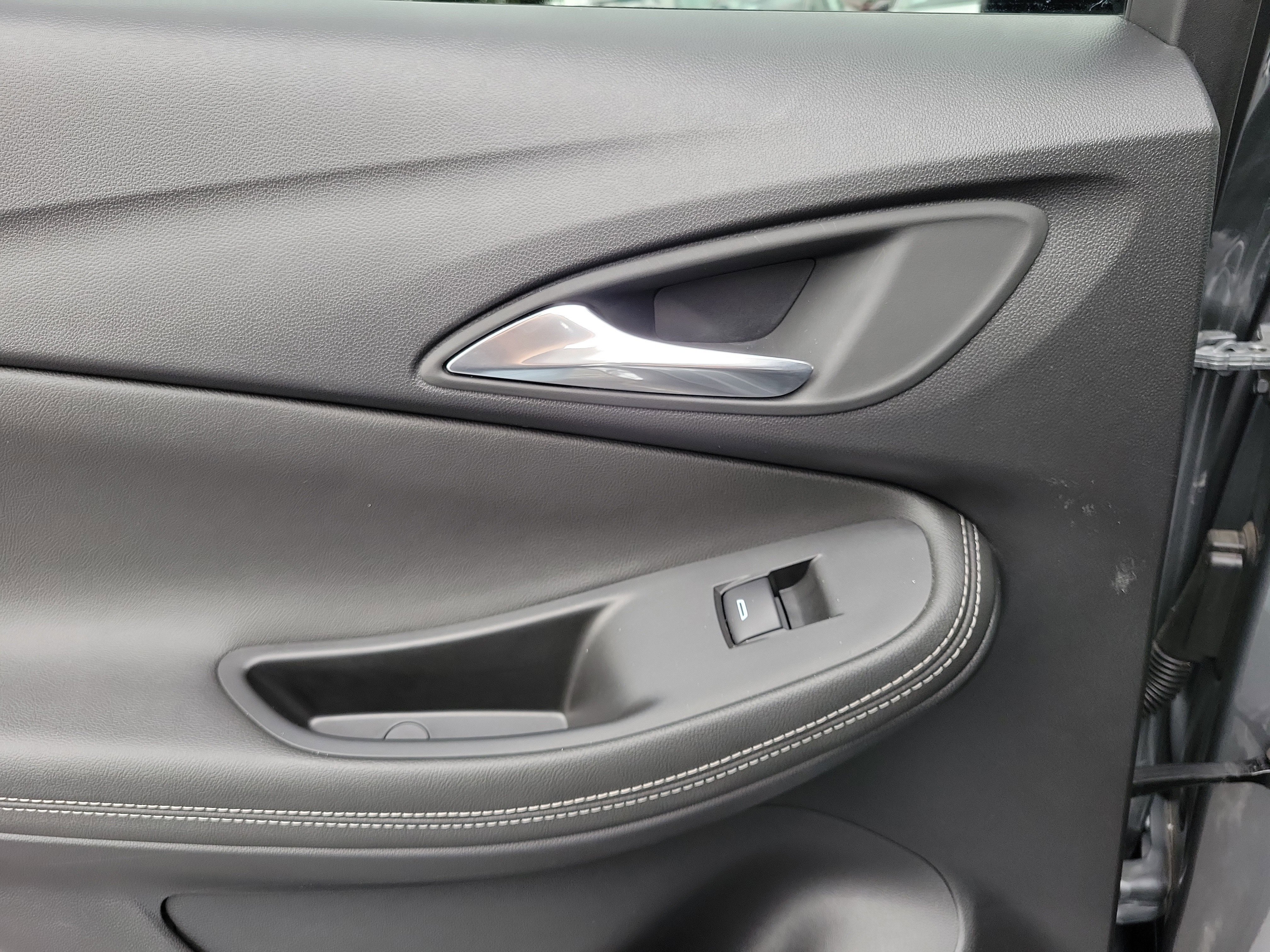 Used 2025 Buick Encore GX Preferred FWD image 12