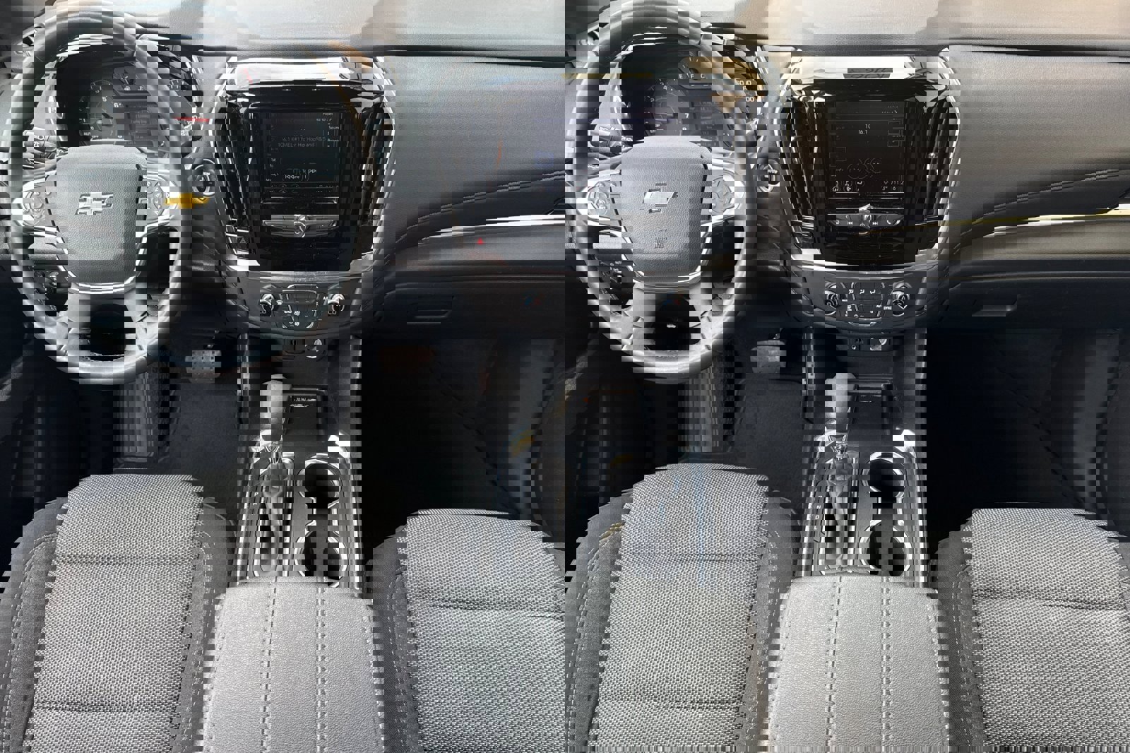 Used 2023 Chevrolet Traverse LT image 14