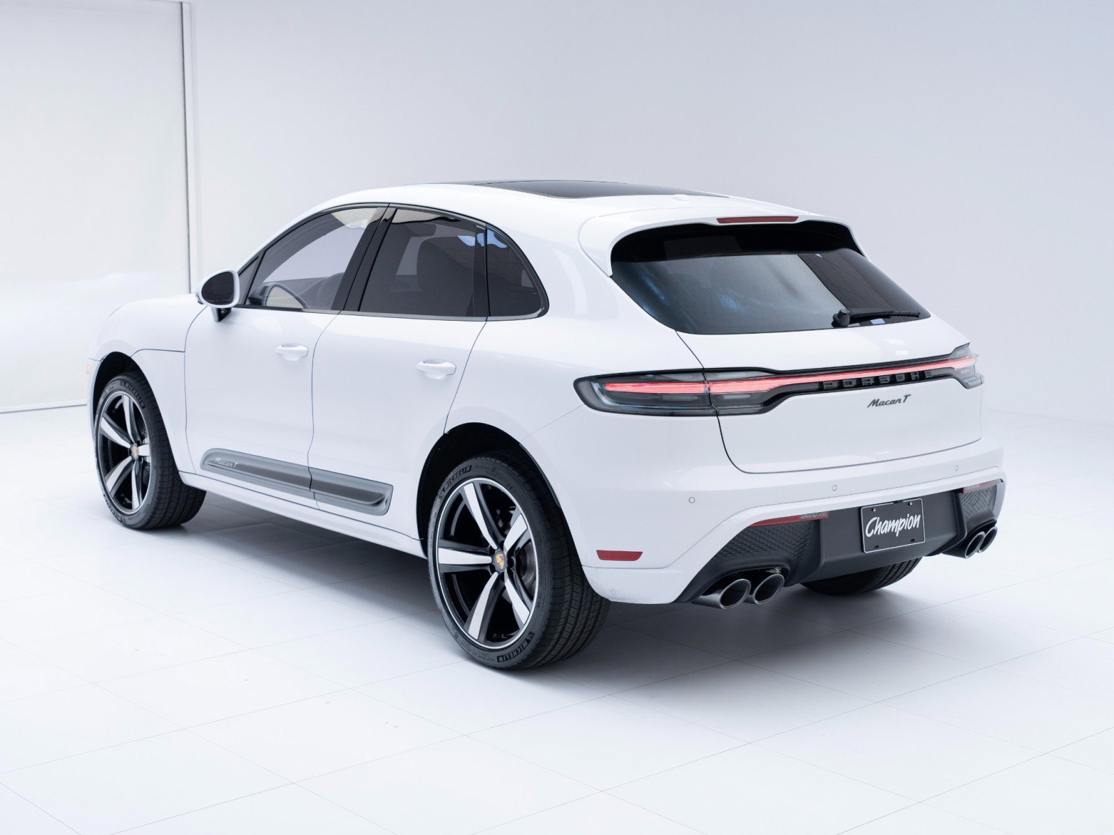 New 2026 Porsche Macan Turbo image 3