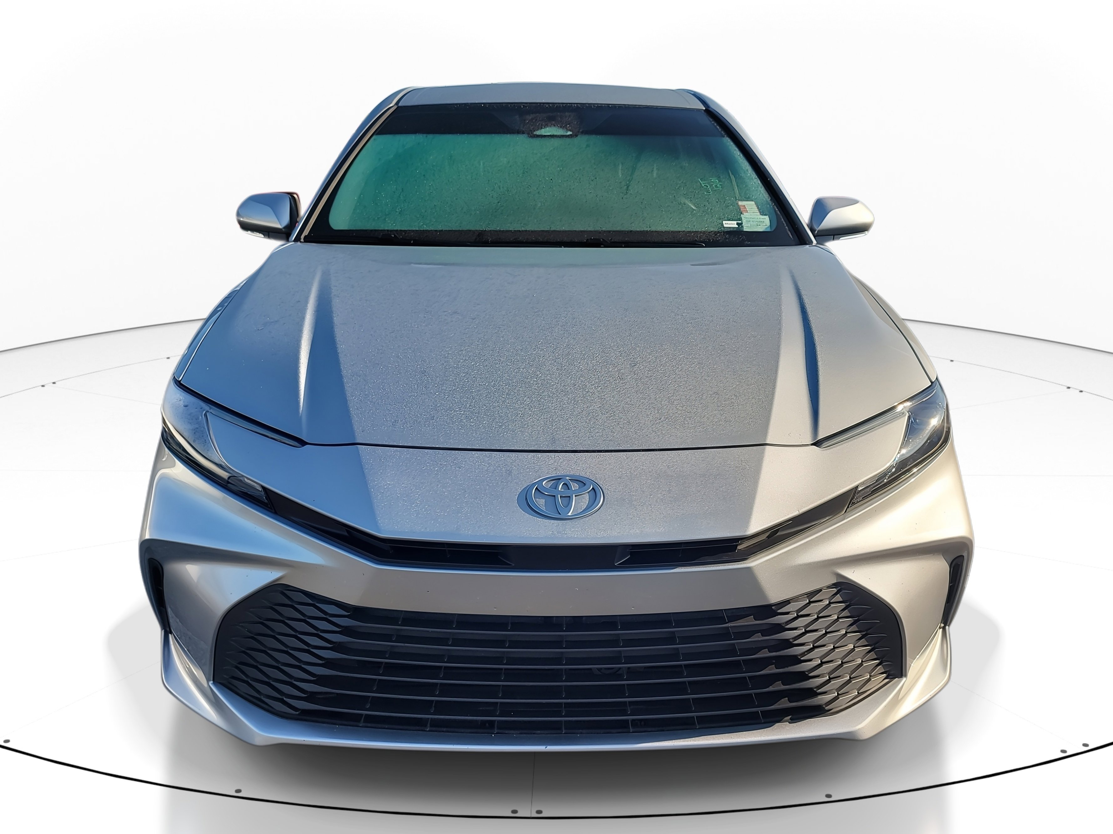 Used 2025 Toyota Camry LE image 2