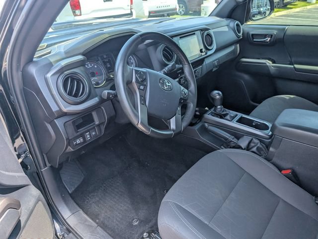 Used 2019 Toyota Tacoma TRD Sport w/ Technology Package AWD/4WD image 13