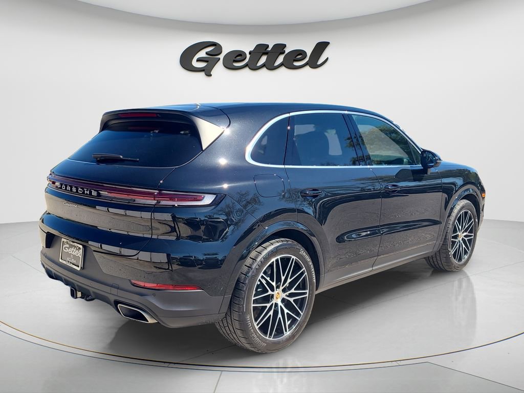 Used 2024 Porsche Cayenne AWD/4WD image 4
