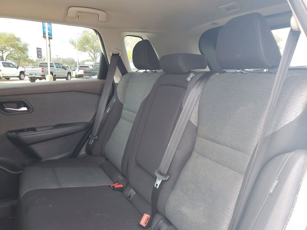 Used 2021 Nissan Rogue SV image 8