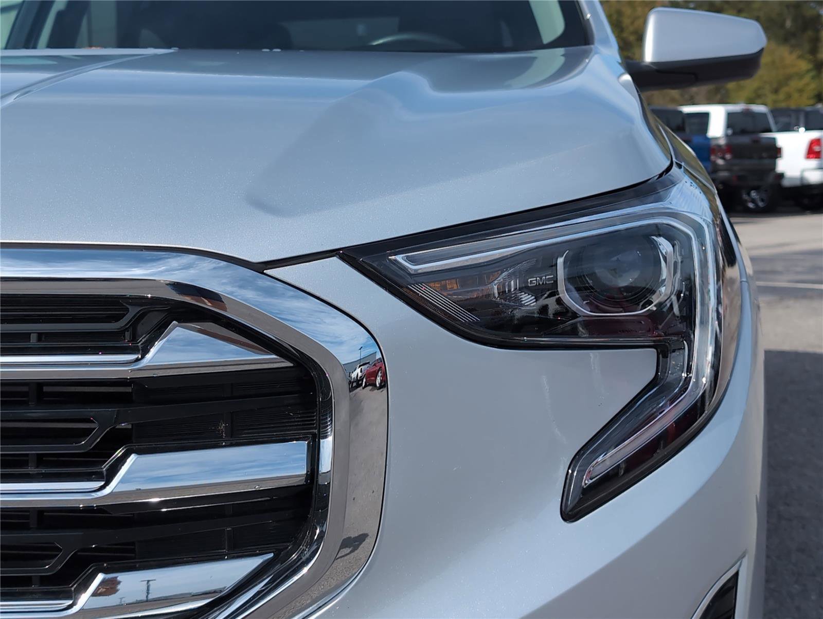 Used 2021 GMC Terrain SLT image 32