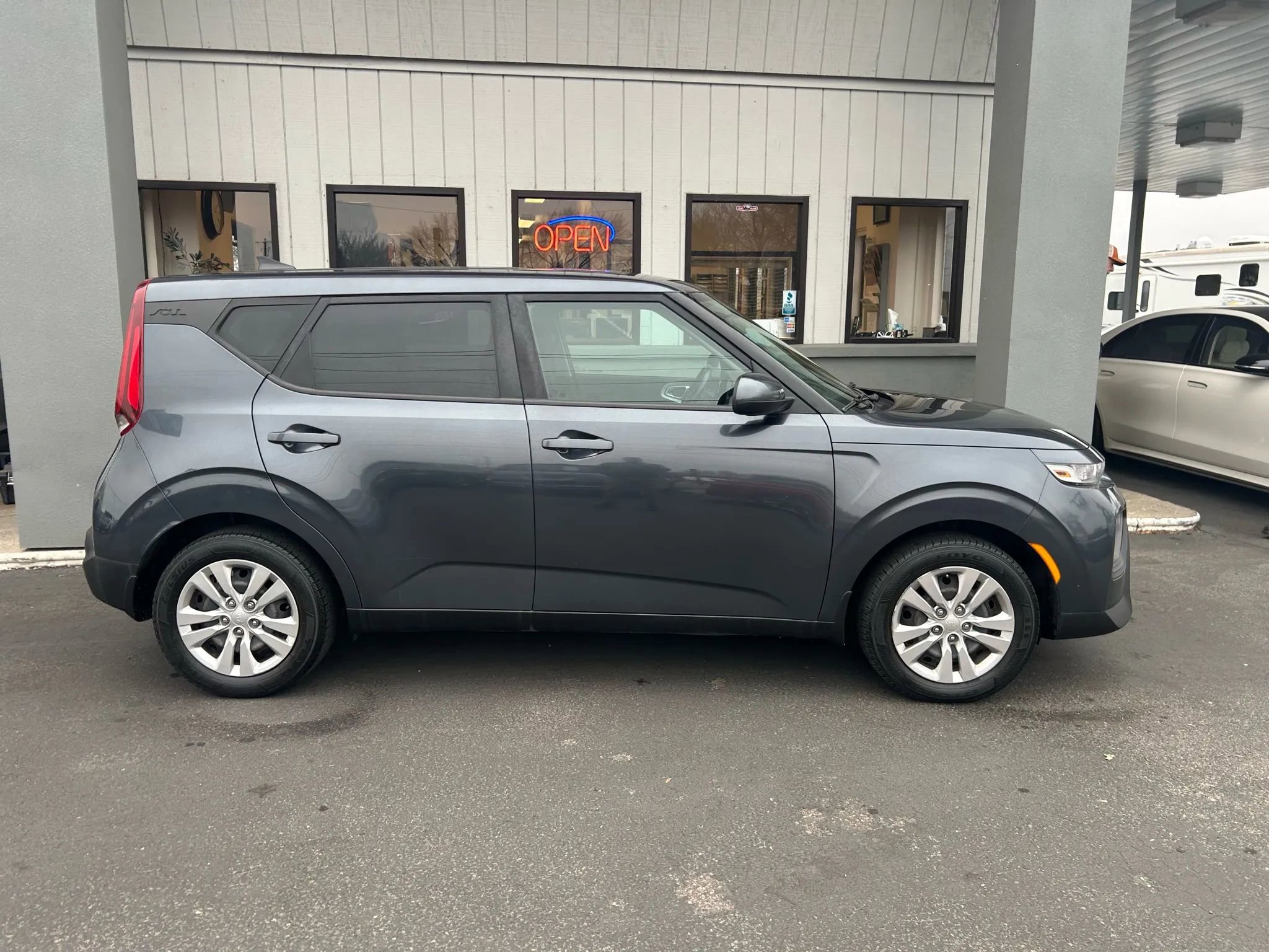 Used 2020 Kia Soul LX image 21