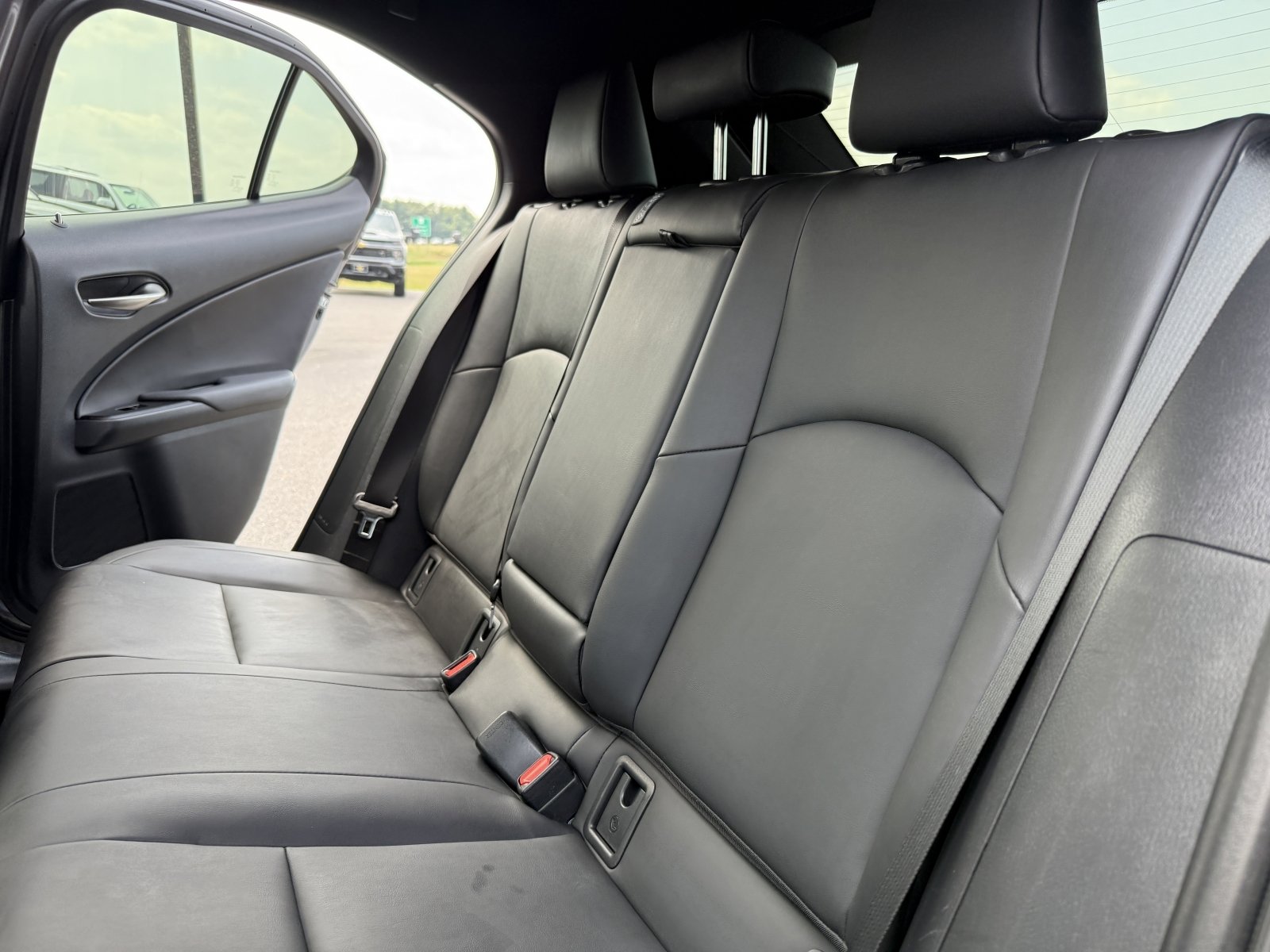 Used 2020 Lexus UX 250h w/ Luxury Package image 17