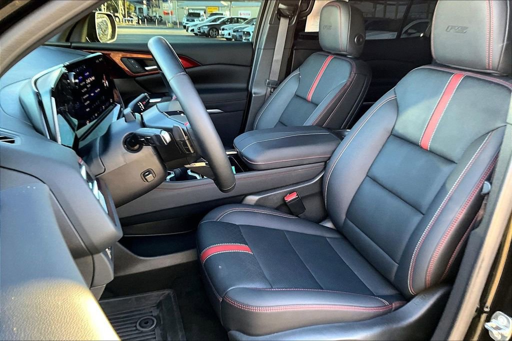 Used 2024 Chevrolet Traverse RS image 35