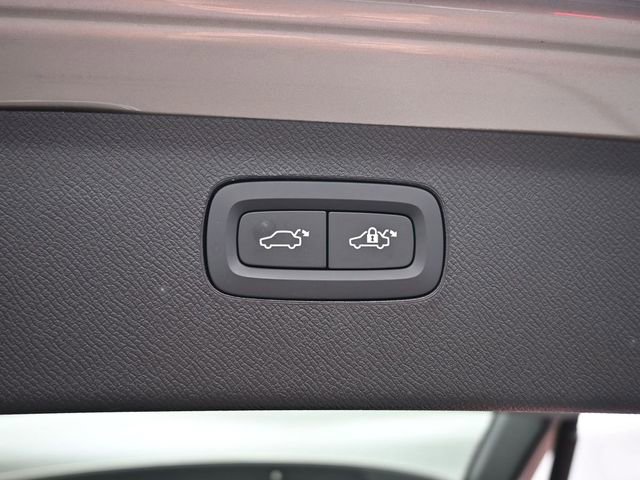 Used 2024 Volvo XC90 B6 Plus w/ Protection Package Premier image 31