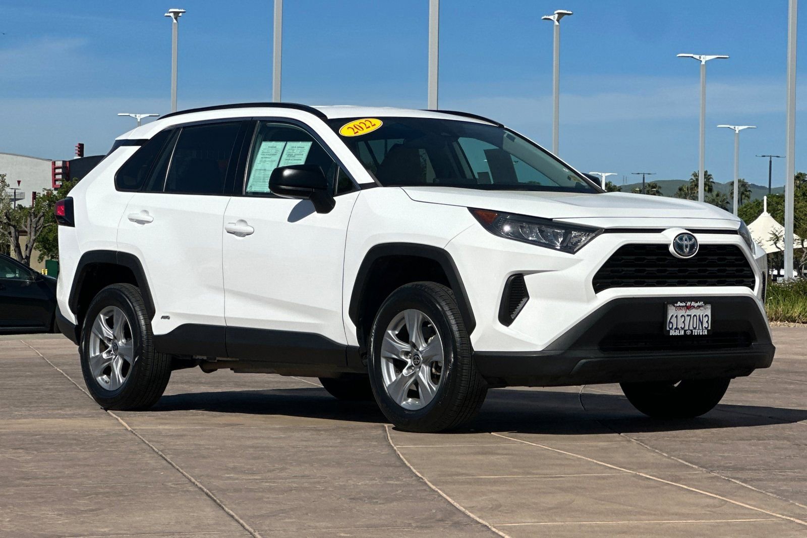 Certified 2022 Toyota RAV4 LE AWD/4WD image 2