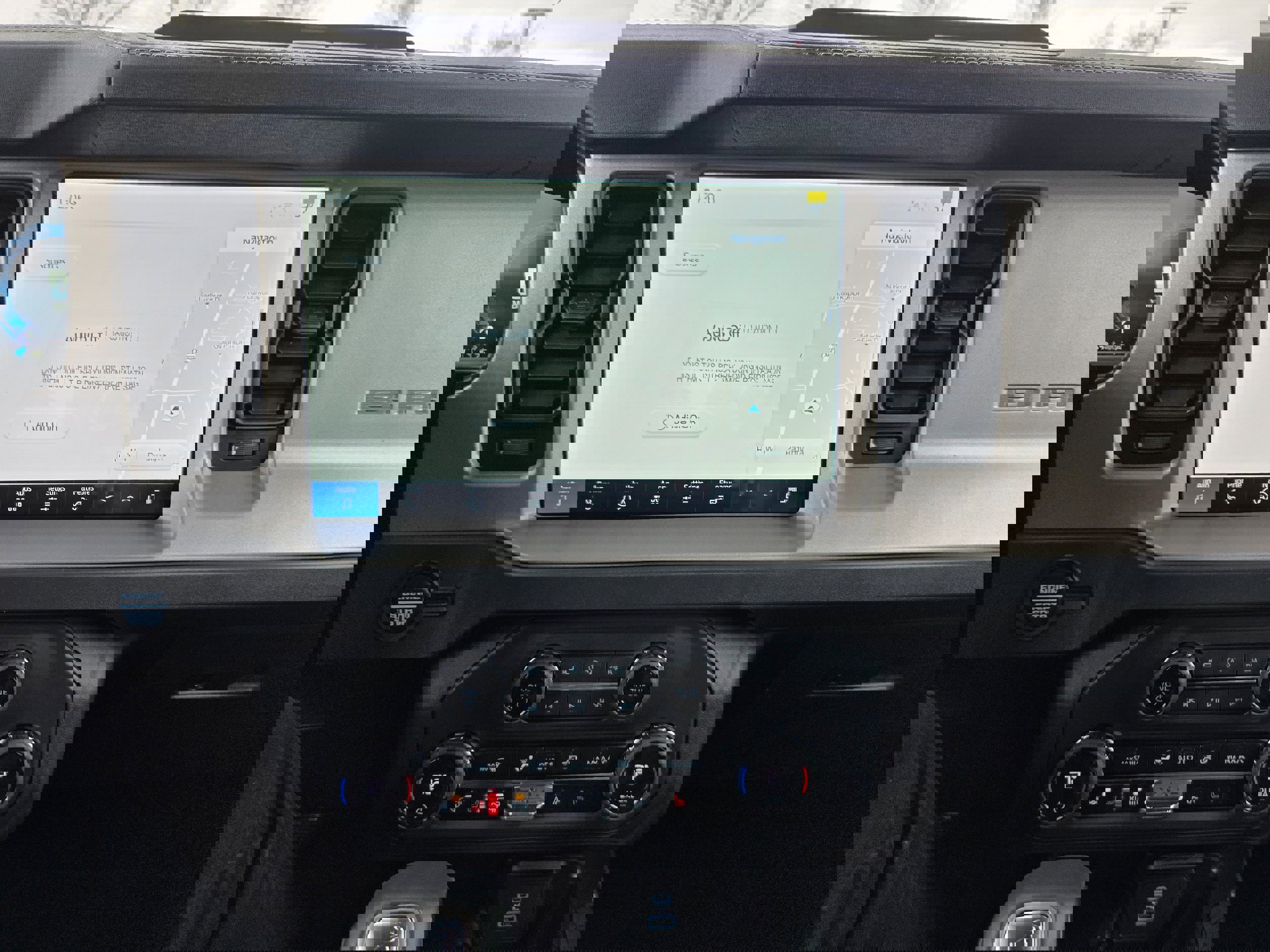 New 2025 Ford Bronco Outer Banks image 13