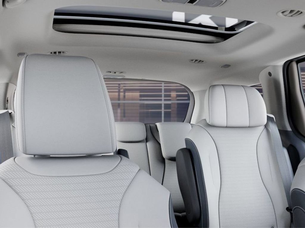 New 2025 Kia Carnival SX Prestige FWD image 28