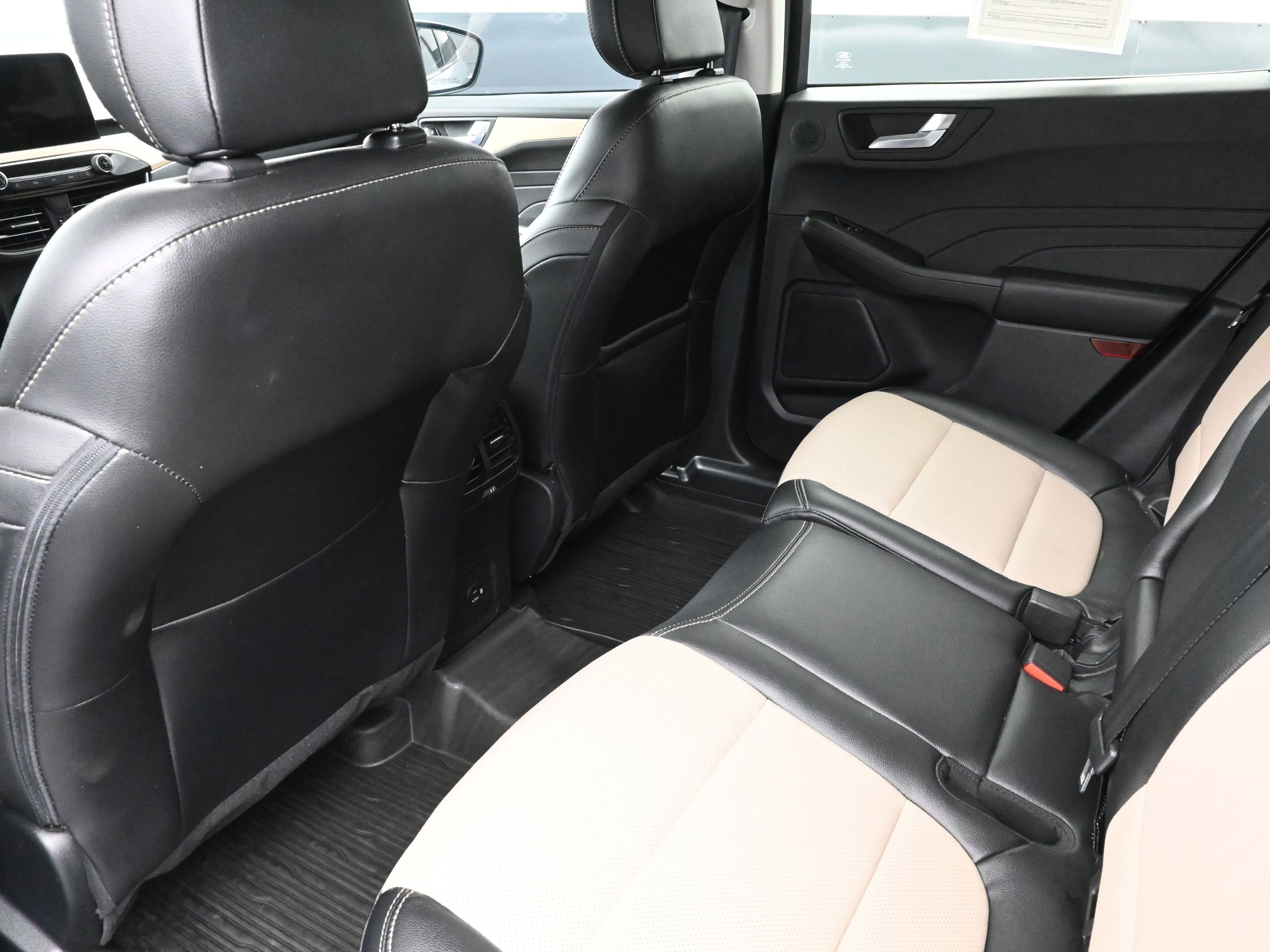 Used 2022 Ford Escape Titanium w/ Titanium Elite Package image 21