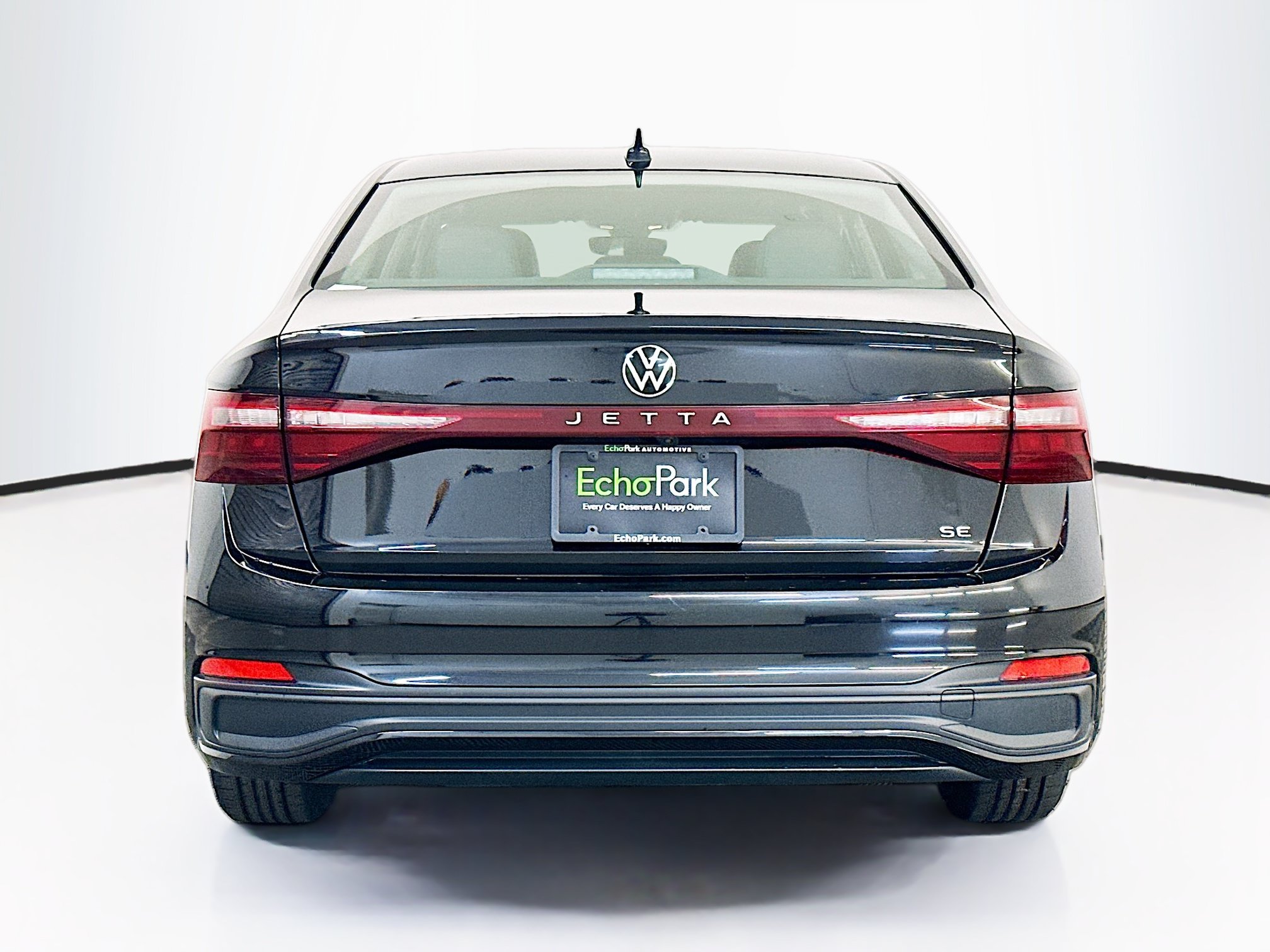 Used 2025 Volkswagen Jetta SE FWD image 7